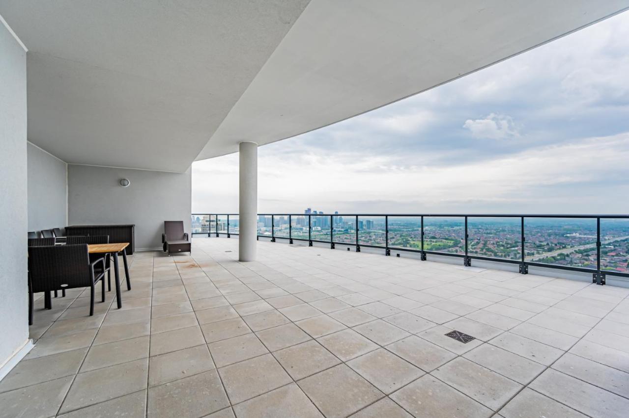 Amazing 3 Bed 4 Bath Penthouse With Roof Top Terrace Close To Airport Mississauga Exterior foto