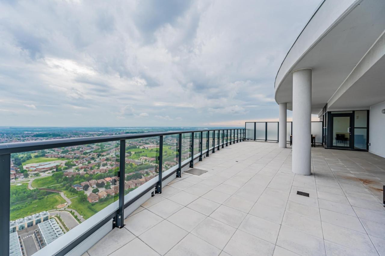 Amazing 3 Bed 4 Bath Penthouse With Roof Top Terrace Close To Airport Mississauga Exterior foto