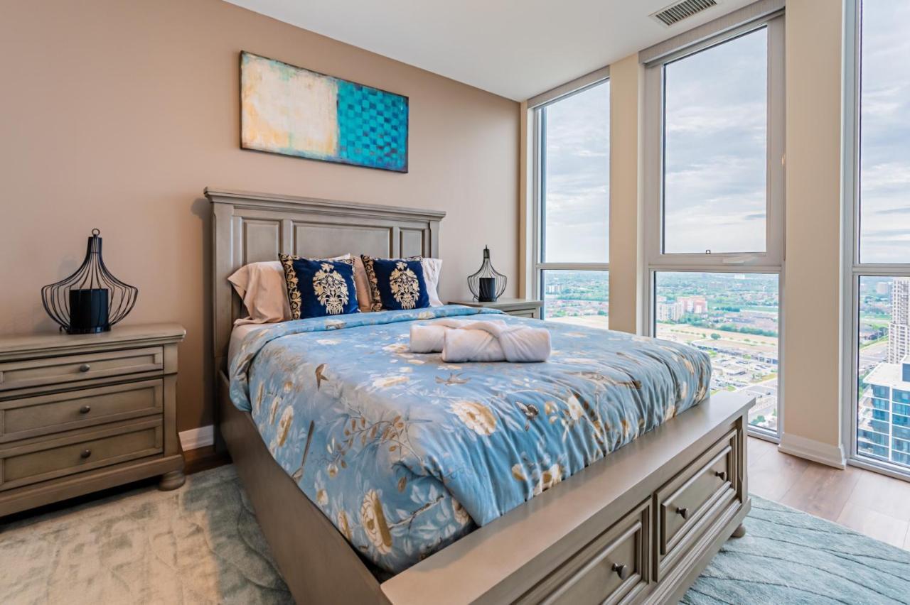 Amazing 3 Bed 4 Bath Penthouse With Roof Top Terrace Close To Airport Mississauga Exterior foto