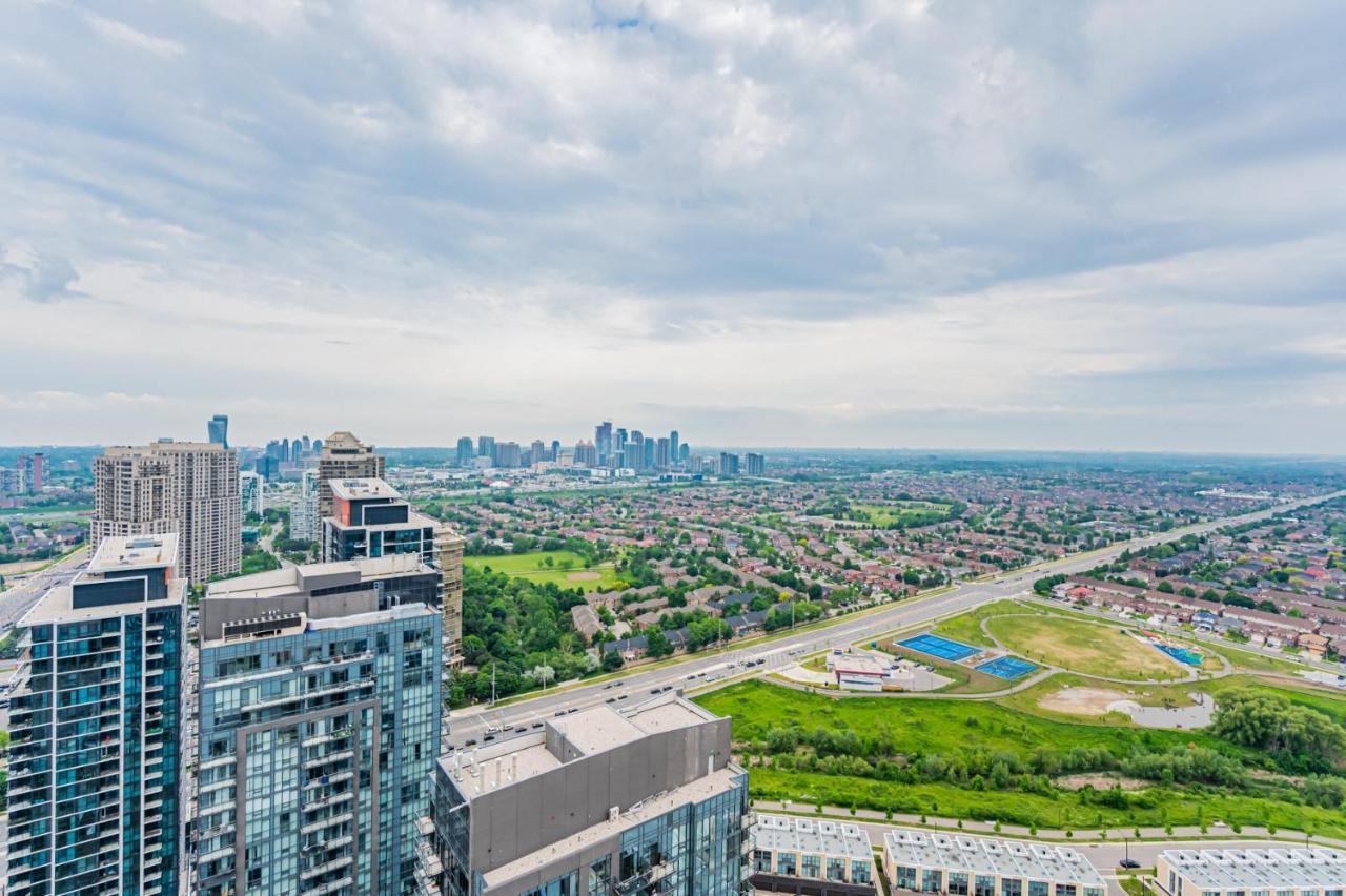 Amazing 3 Bed 4 Bath Penthouse With Roof Top Terrace Close To Airport Mississauga Exterior foto